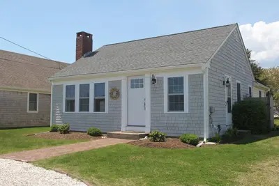 Image de Great Location! Now Booking for 2025 Season - 3 min walk to Englewood Beach
