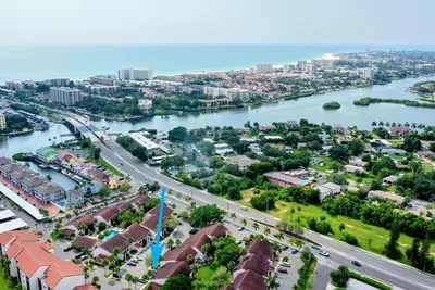 Image de 2 bed 2 bath Siesta Key Condo, walk to beach