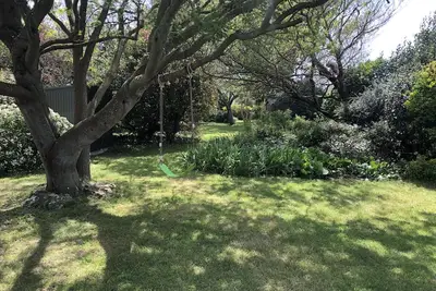 Image de Maison avec grand jardin, proche des plages (2 min en voiture/8 min à pied)