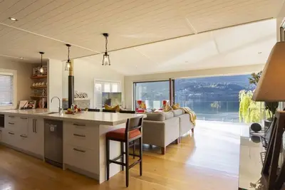 Image de Kohanga Luxury Lakeside Villa - Amazing Accom