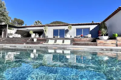 Image de Villa de plein pied vue mer à Hyères / Carqueiranne