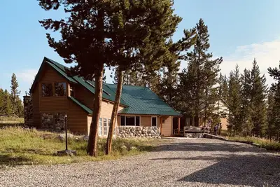 Image de Yellowstone/Union Pass Log Cabin Retreat