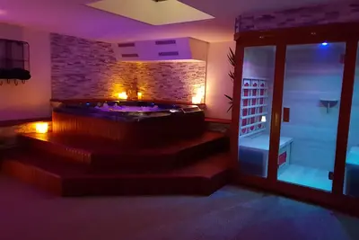 Image de Suite avec jacuzzi et sauna privatifs à Clisson