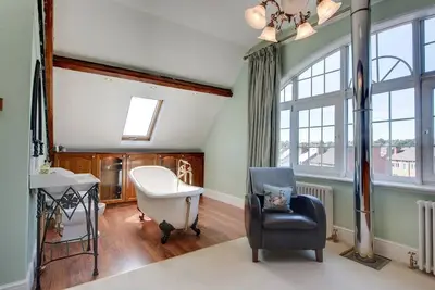 Image de Carnegie Library Shakespeare Apartment 3 bed