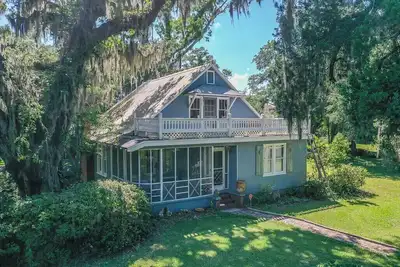 Image de Pet Friendly-1 Mile to the Beach! Fenced in Back Yard!