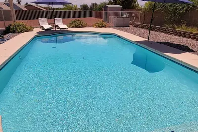 Image de Comfortable house w/a beautiful heated pool and covered patio in southern Tuscon