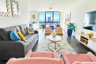 Image de Landscape View+King Bed+Gym+ Pool/Parking- 3br 2bt