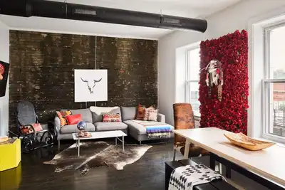 Image de Southwestern Escape in Logan Square that sleeps 12 with grill and backyard patio