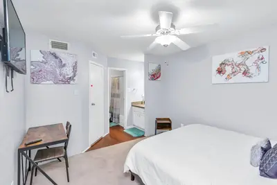 Image de 2 Br/2bt★6 Guest★Near Nrg Stadium★ Fast Wifi★4k Tv