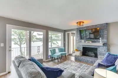 Image de 2 Private Decks: Lake-View Osage Beach Home
