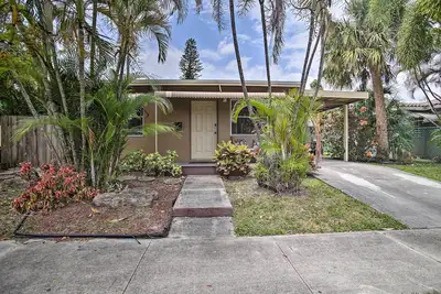 Image de 2 Mi to Boardwalk: Home w/ Grill in Dania Beach!