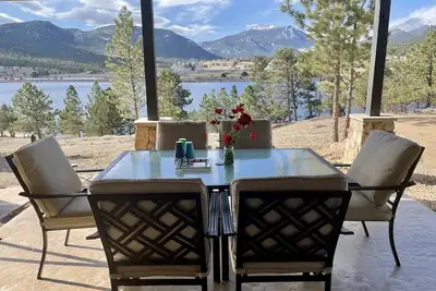 Image de Lake front retreat with Longs Peak view/Wildlife/ Hiking/ Fishing/bike path. . .