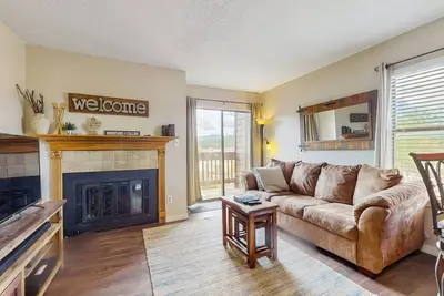 Image de Comfy Condo Near Angel Fire Resort w/Fireplace, WiFi, Private W/D