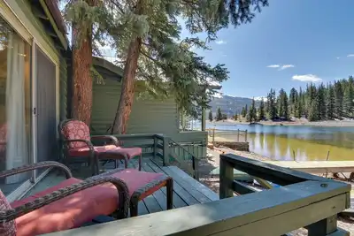 Image de Peaceful Lake San Cristobal Cabin: Canoes Provided