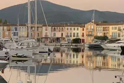 Image de Maison de pêcheur rénovée et  climatisée avec amarrage