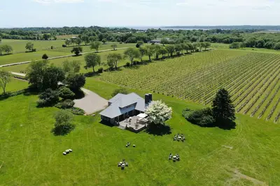 Image de Romantic Vineyard Retreat
