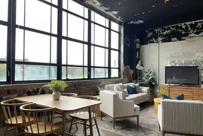 Image de City Loft w/ View of Gay St