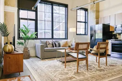 Image de Modern Downtown Loft on Gay St