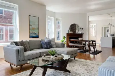 Image de Historic 1900's Townhome with a Modern Flair