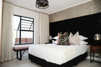 Image de The Henlee Apartment- Luxurious Garden Flat