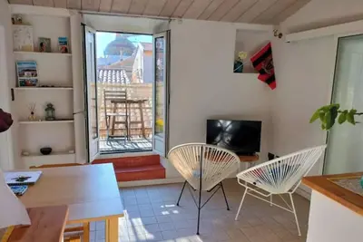 Image de Typique T2 climatisé dans le Vieux Nice 5e étage Sans ascenseur avec balcon