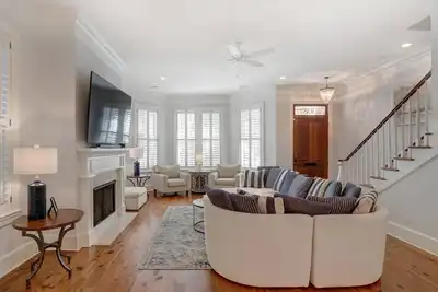 Image de Heated Pool Access 5*Clean Walk to Forsyth Park