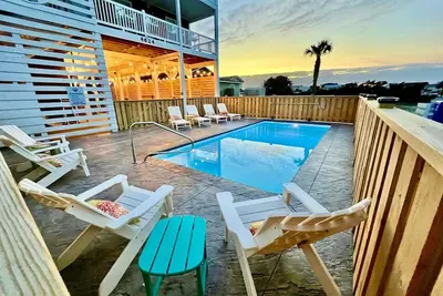 Image de Ocean View/Pool/Dog Friendly/Elevator/Center of Town/1pm Check-In/East Beach\n