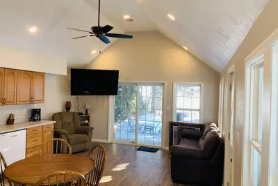 Image de Brothers lake drive chalet