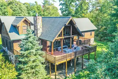 Image de Family Sanity | Hot Tub, Lake Access + Amenities
