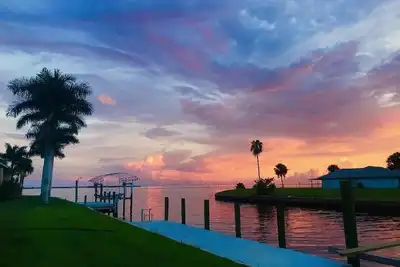 Image de Waterfront Gulf Access 3/2 Newly Remodeled