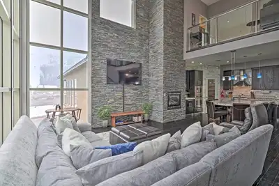 Image de Luxe Brian Head Escape w/ Hot Tub & Mtn Views