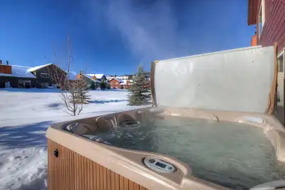 Image de Family condo w/private hot tub & fireplace - Fire Mountain Chalet Big Sky Town Center