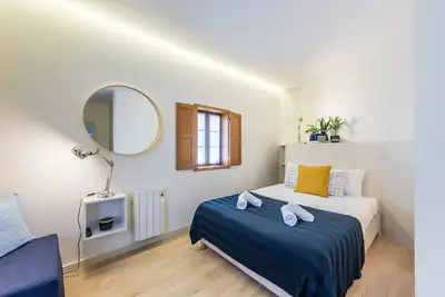 GuestReady - Triangle Triplex