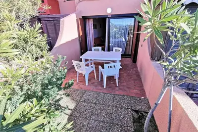 Grand studio avec coin nuit et terrasse en rez de chaussée pour 4 personnes à Port Leucate. Réf: 1MM2_233