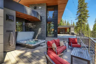 Image de Elegance at Schaffer's Mill by Tahoe Getaways - Luxury Pet-Friendly 4br w/ Hot Tub & A/C