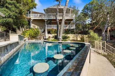 Image de Medina Lake Villa - Stunning Lakeviews, Waterfront Access & Pool