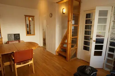Image de Four double beds down-town main street.