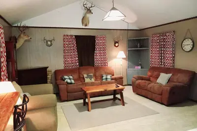 Image de The Franklin Ranch Hunter's Cabin - 35 Minutes from Texas A&M football!