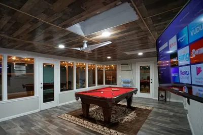 Image de Luxury retreat with a swim spa and game room!