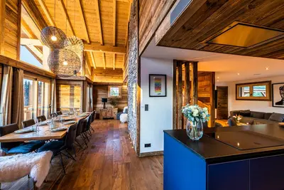Image de Chalet Nyumbani : luxe et confort, skis aux pieds, proche lac et pistes, sauna, jacuzzi, solarium