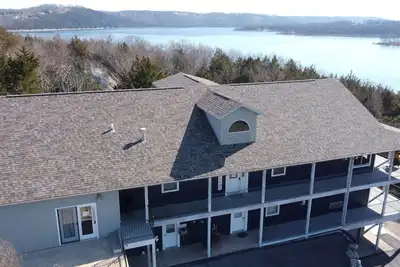 Image de Lake Front Retreat on Table Rock Lake!