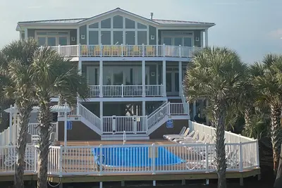 Image de 12 Bedroom Ocean Front! *Newly Updated For 2022 Season! ! **Wedding Friendly! ! !