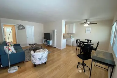 Image de Westside turnkey 2 bd apt #7