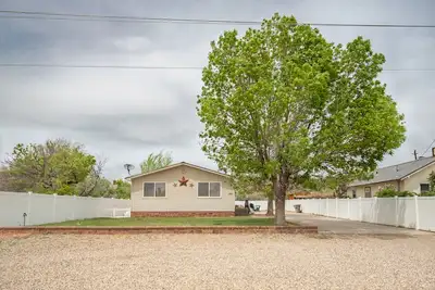 Image de Classy, Clean & Comfortable - Close to Downtown