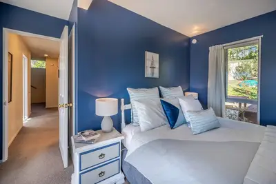 Image de Rose on the Bay - Akaroa Holiday Home