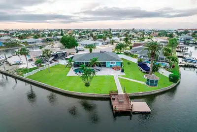 Image de Waterfront fully renovated Vacation Home