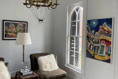 Image de Luxury Newly Renovated Carriage House in Lower Garden District
