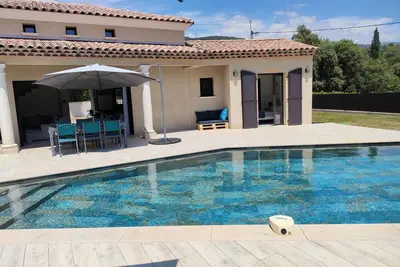 Image de Magnifique villa entre mer et montagne. Piscine privatisée. Climatisée.