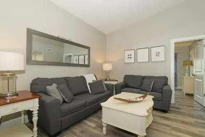 Image de Siesta Key Village-Suite #3: A Block to the Beach!