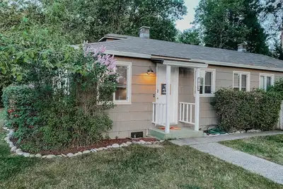Image de Modern House in the Heart of Grants Pass with Hot Tub and Fire Pit